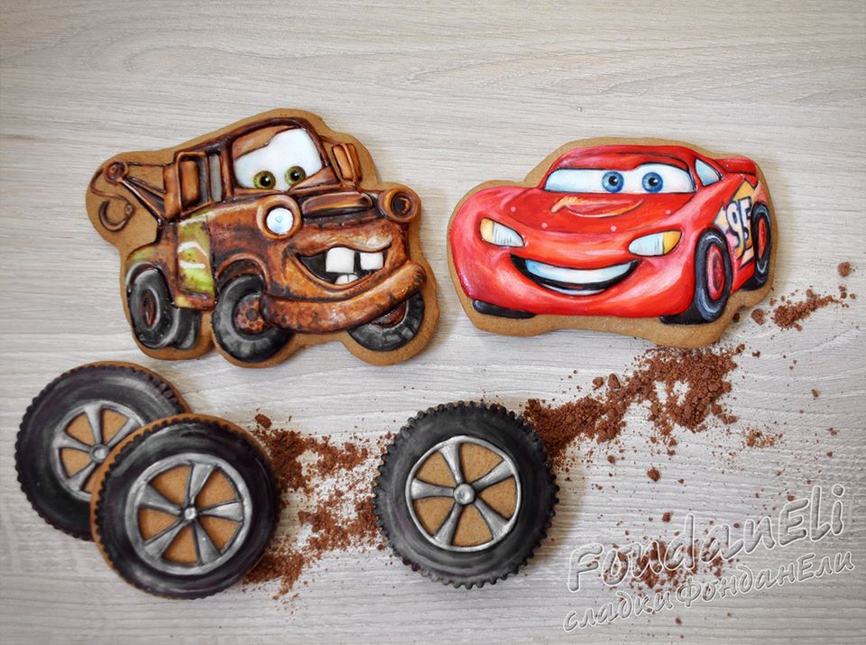 Lightning McQueen and Tow Mater Cookies