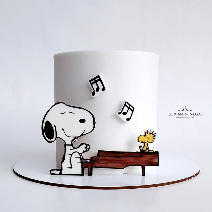 Snoopy Cake