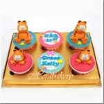 Cute Garfield 21st Birthday Cupcakes