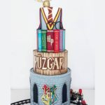 Hogwarts Express Runs Through The Middle Of This Magical Cake