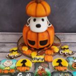 Cute Charlie Brown Halloween Cake and Cookies