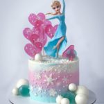 Adorable Winnie The Pooh Birthday Present Cake