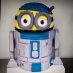 Terrific R2-D2 Minion Cake