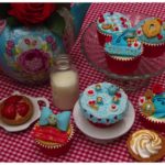 Splendid Alice In Wonderland Cupcakes