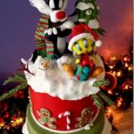 This Tweety and Sylvester Cake Wishes You A Meowy Christmas