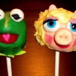 Splendid Kermit and Miss Piggy Cake Pops