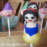 Splendid Snow White and the Seven Dwarfs Cake Pops