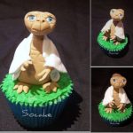 Amazing E.T. The Extra-Terrestrial Cupcake