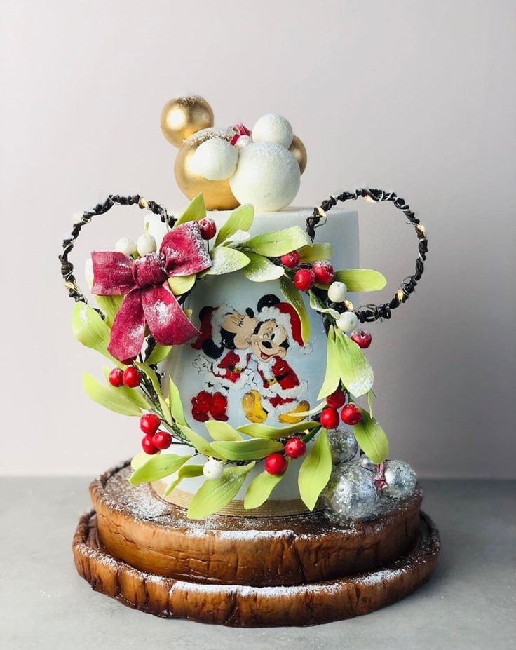 Mickey and Minnie Mouse Christmas Cake