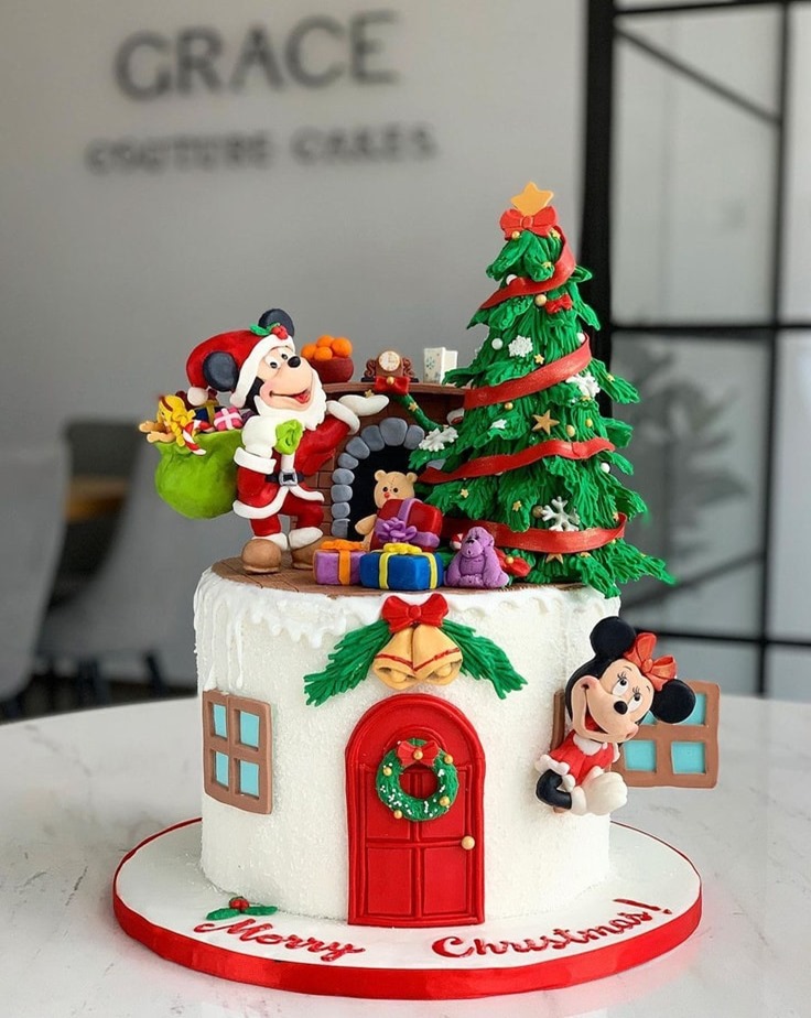 Mickey and Minnie Mouse Christmas Cake