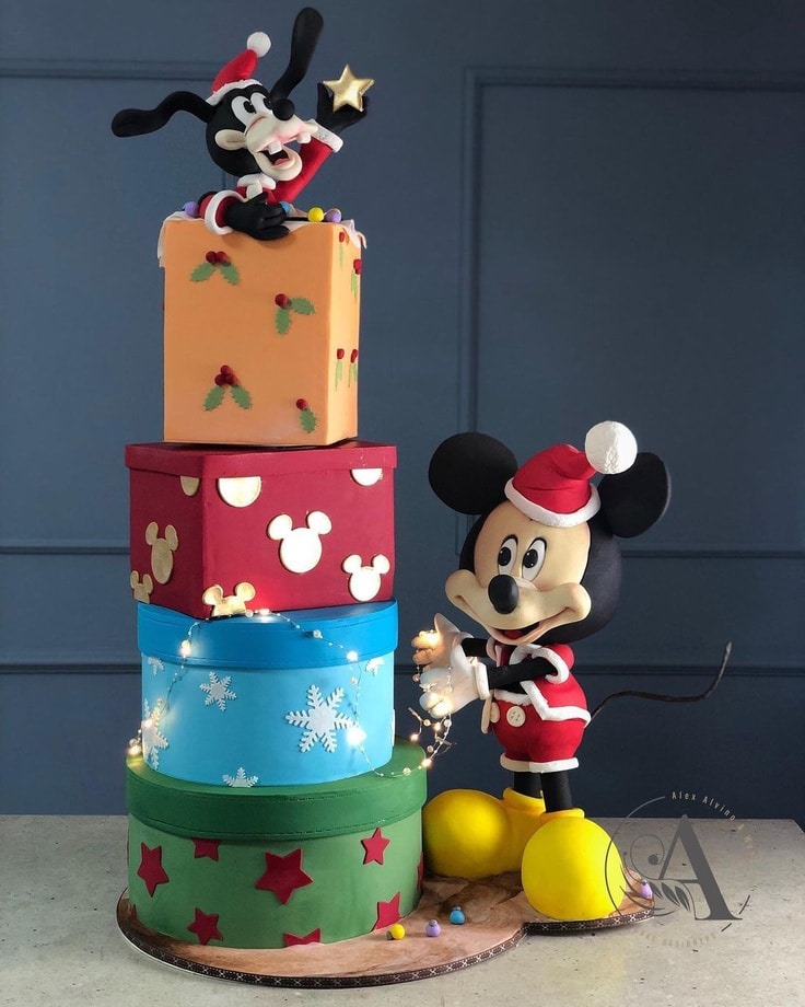 Mickey Mouse and Goofy Christmas Cake