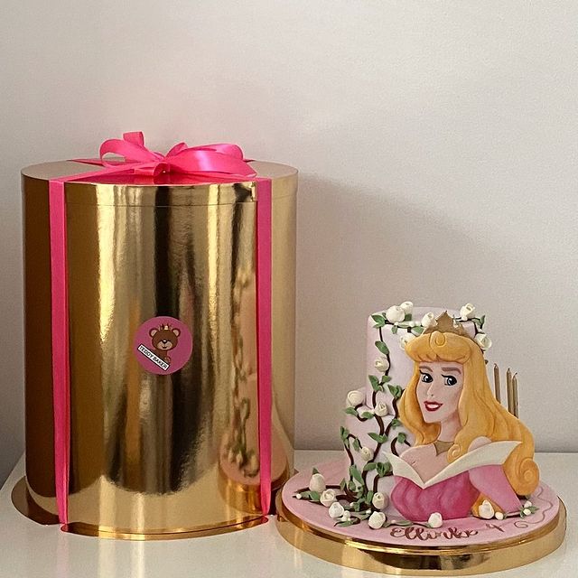 Princess Aurora cake