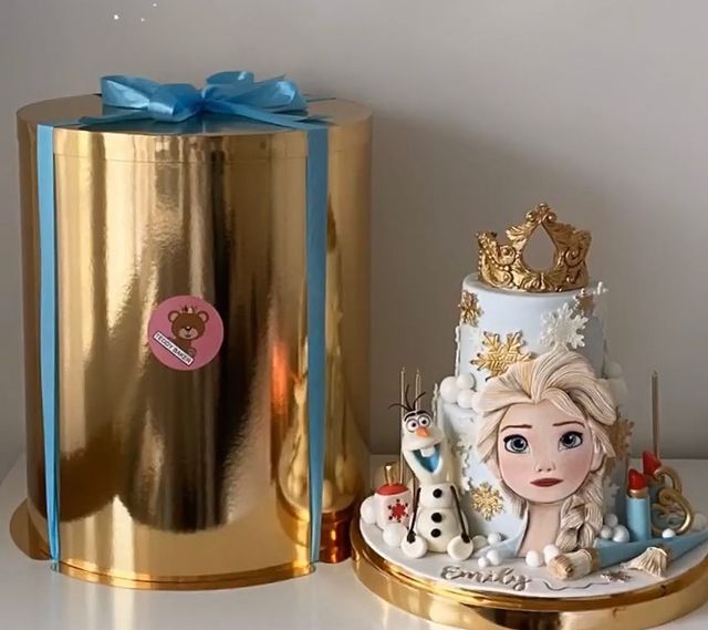 Elsa and Olaf Cake