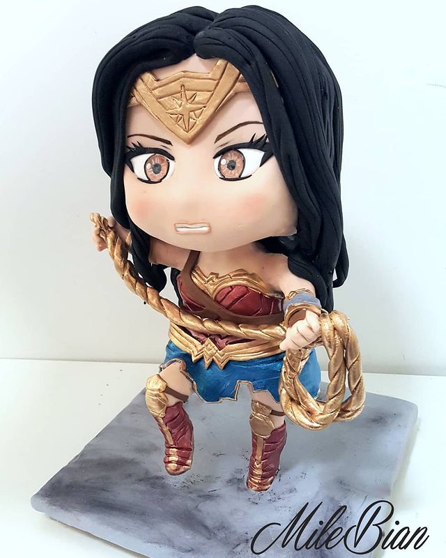Sculpted Wonder Woman Cake