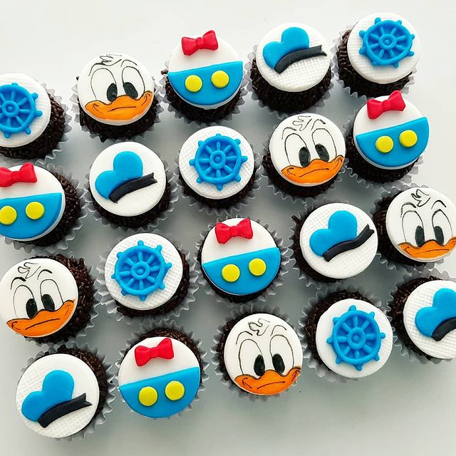 Donald Duck Cupcakes