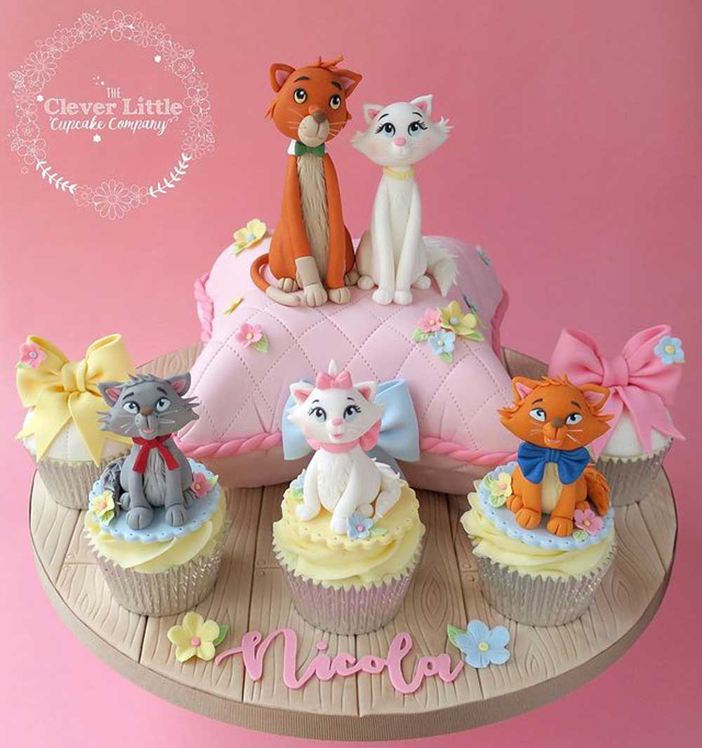 Aristocats Cake and Cupcakes