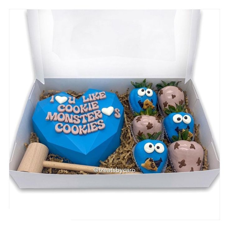 Cookie Monster Chocolate Strawberries