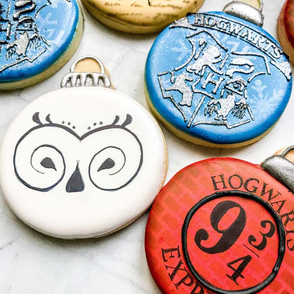 Hogwarts Christmas Ornament Cookies