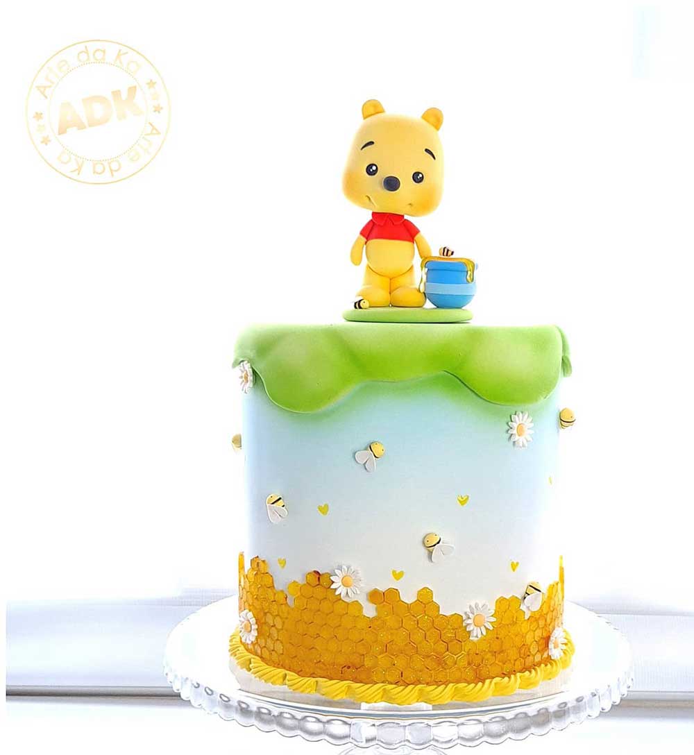 Chibi Winnie the Pooh cake