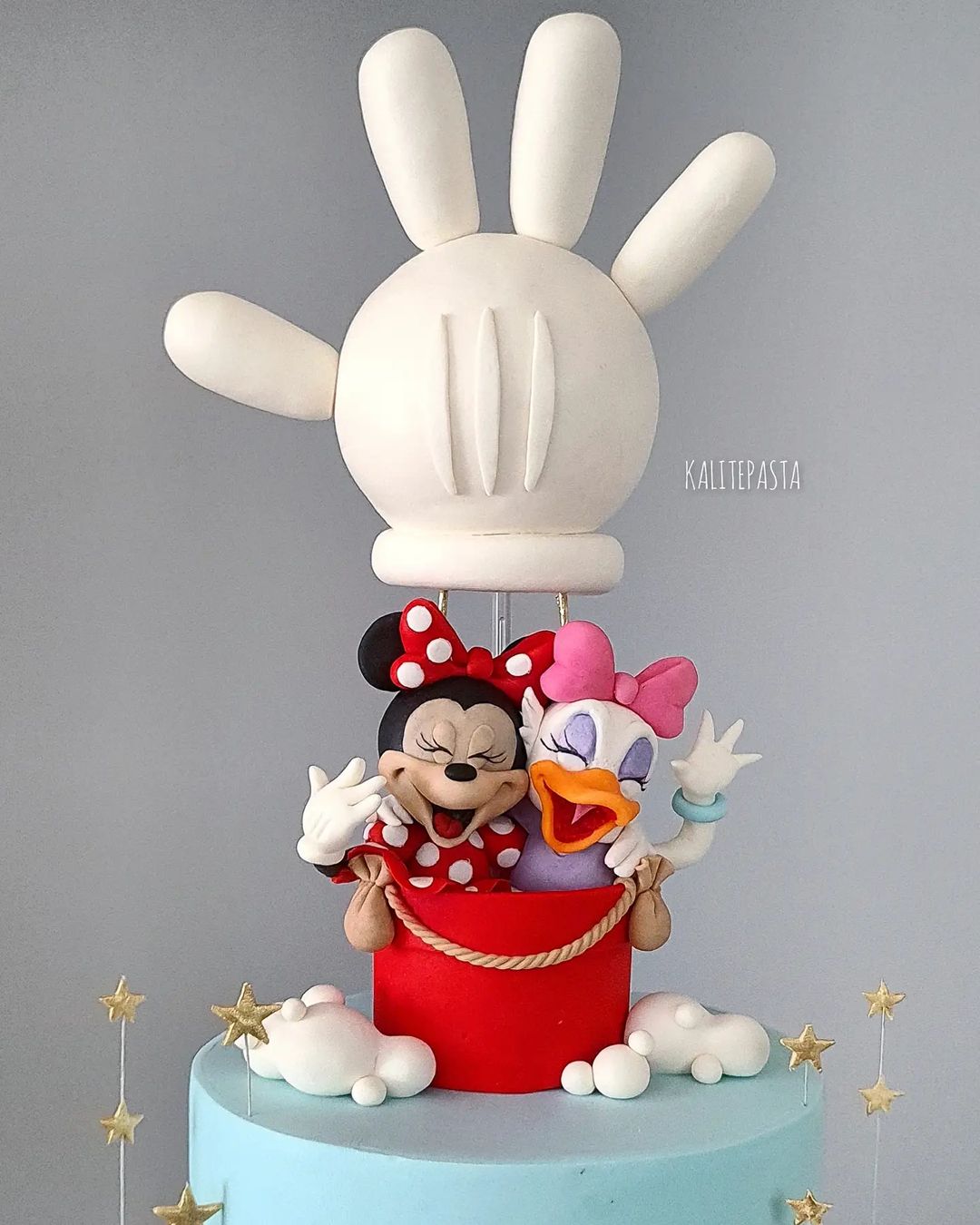 Daisy and Minnie Mouse Cake