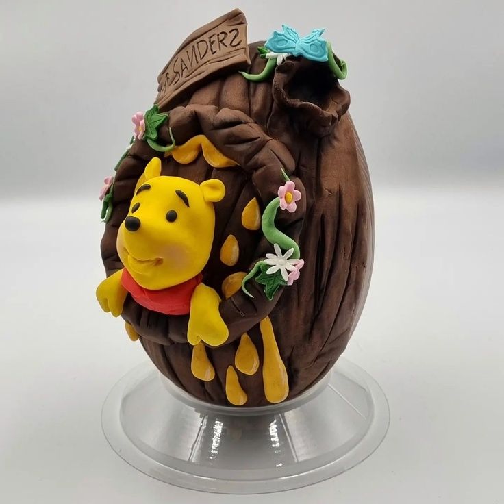Winnie the Pooh Chocolate Easter Egg - Right Side