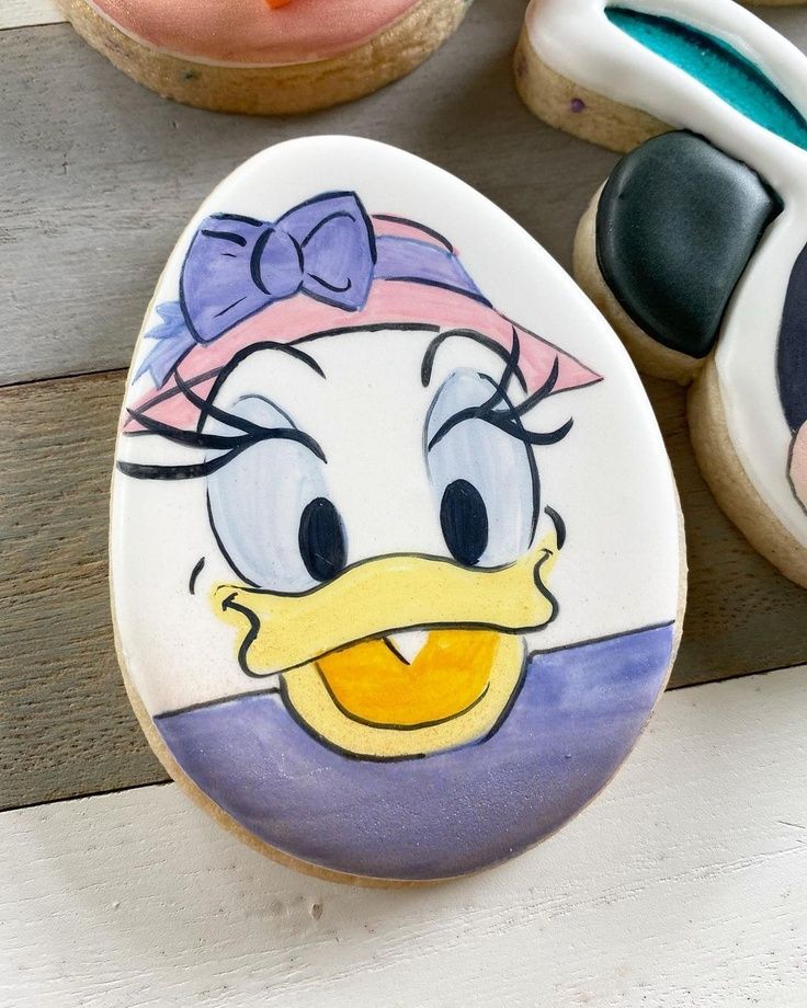 Daisy Duck Easter Cookie