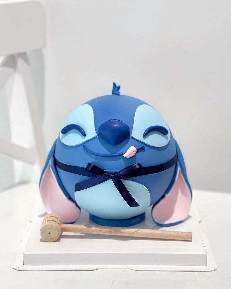 Stitch Piñata Cake