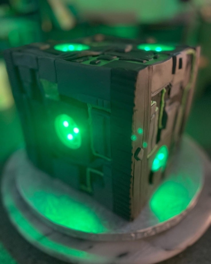 Borg Cake With Lights