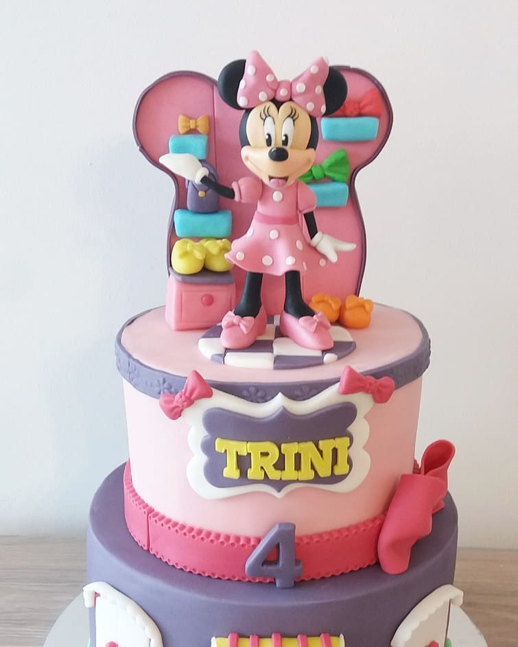 Minnie Mouse Cake