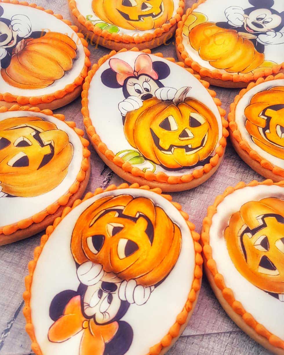 Minnie Mouse Pumpkin Cookies