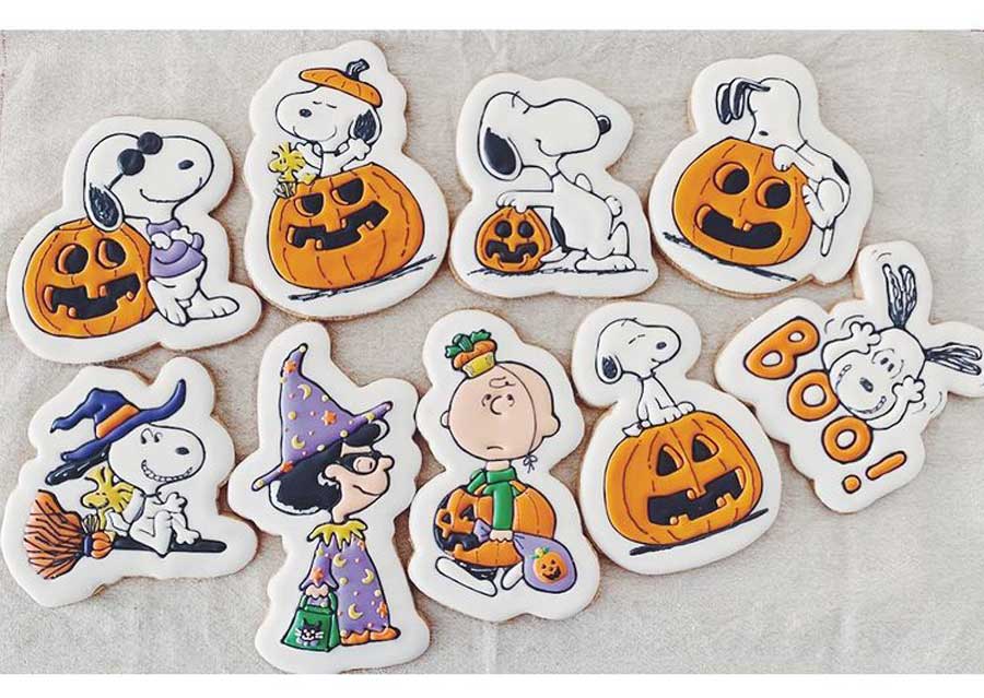 White Charlie Brown Halloween Cookies