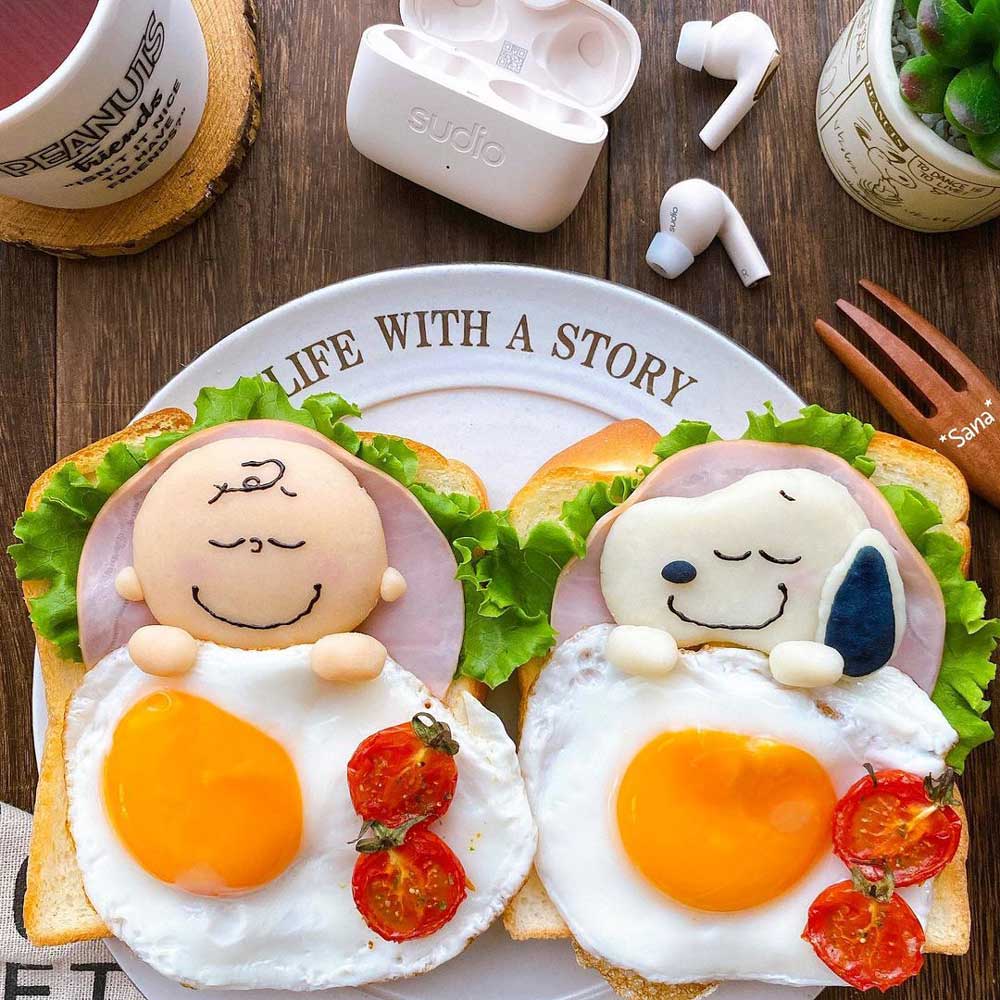 Charlie Brown & Snoopy Breakfast Sandwiches