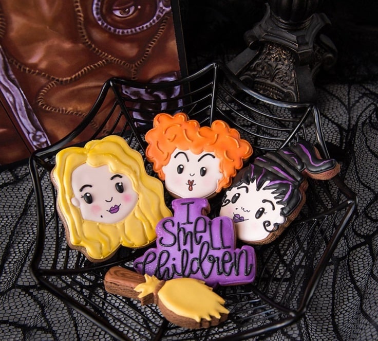 These cookies are head shots of the three Sanderson Sisters 