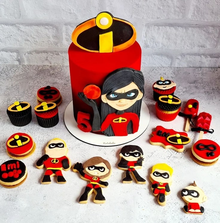 A closer view of the Incredibles themed cookies and cupcakes