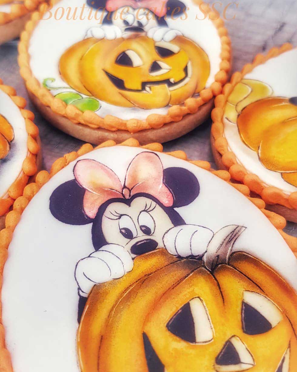 Minnie-Carved-Pumpkin-Cookies