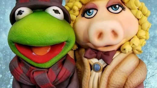 Muppet Christmas Carol Cake with Kermit & Miss Piggy