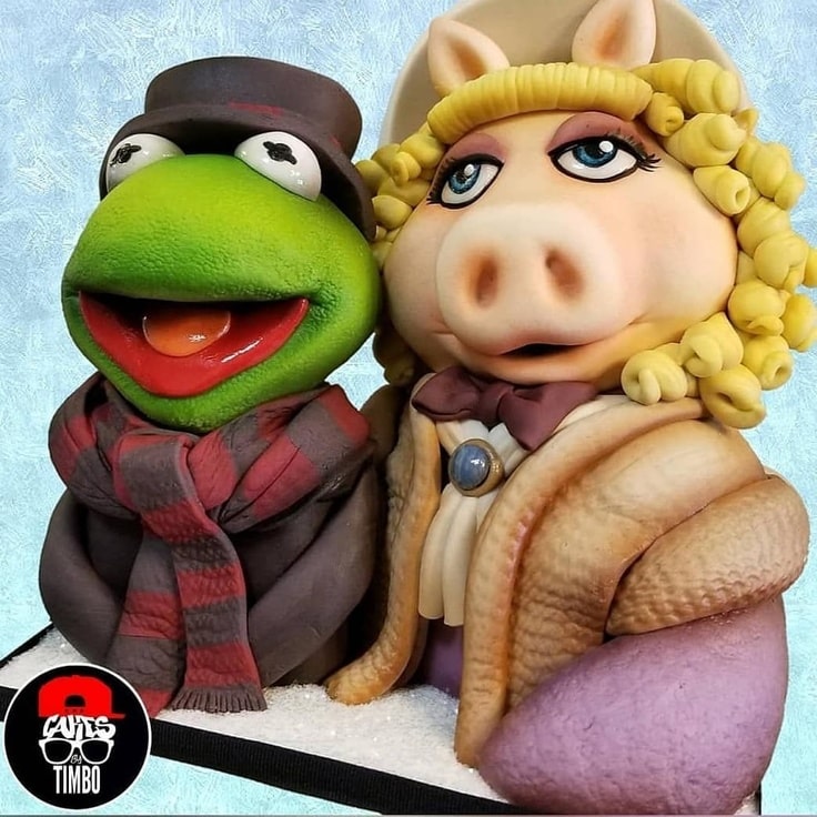 Muppet Christmas Carol Cake with Kermit & Miss Piggy