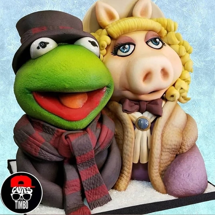 Muppet Christmas Carol Cake with Kermit & Miss Piggy