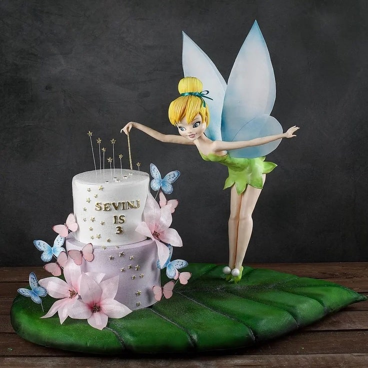 Tinker Bell Makes A Cake