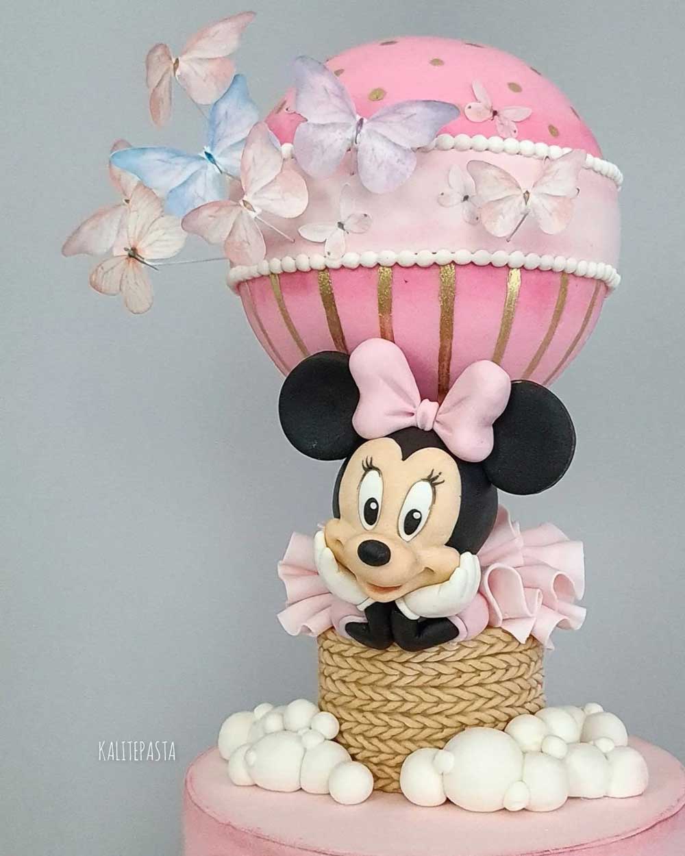 Minnie-Mouse-Hot-Air-Balloon-Cake