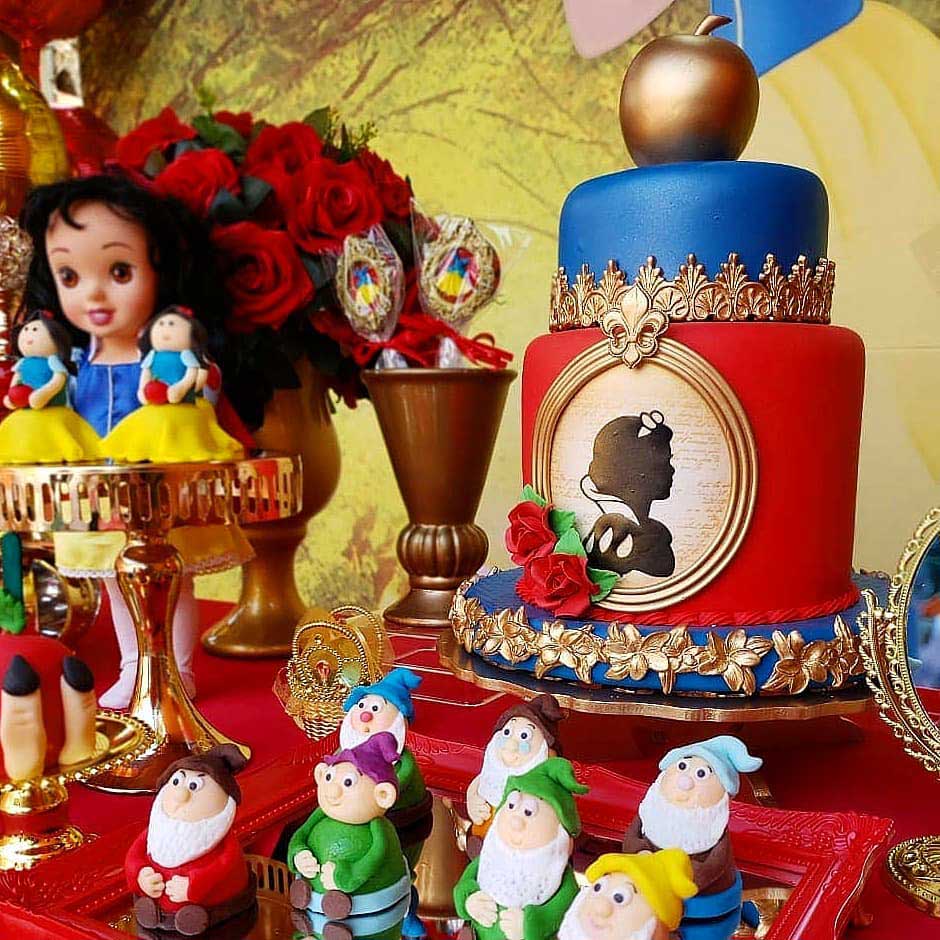 Golden Apple Snow White Cake