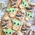 These cute cookies feature Baby Yoda & Chewbacca.