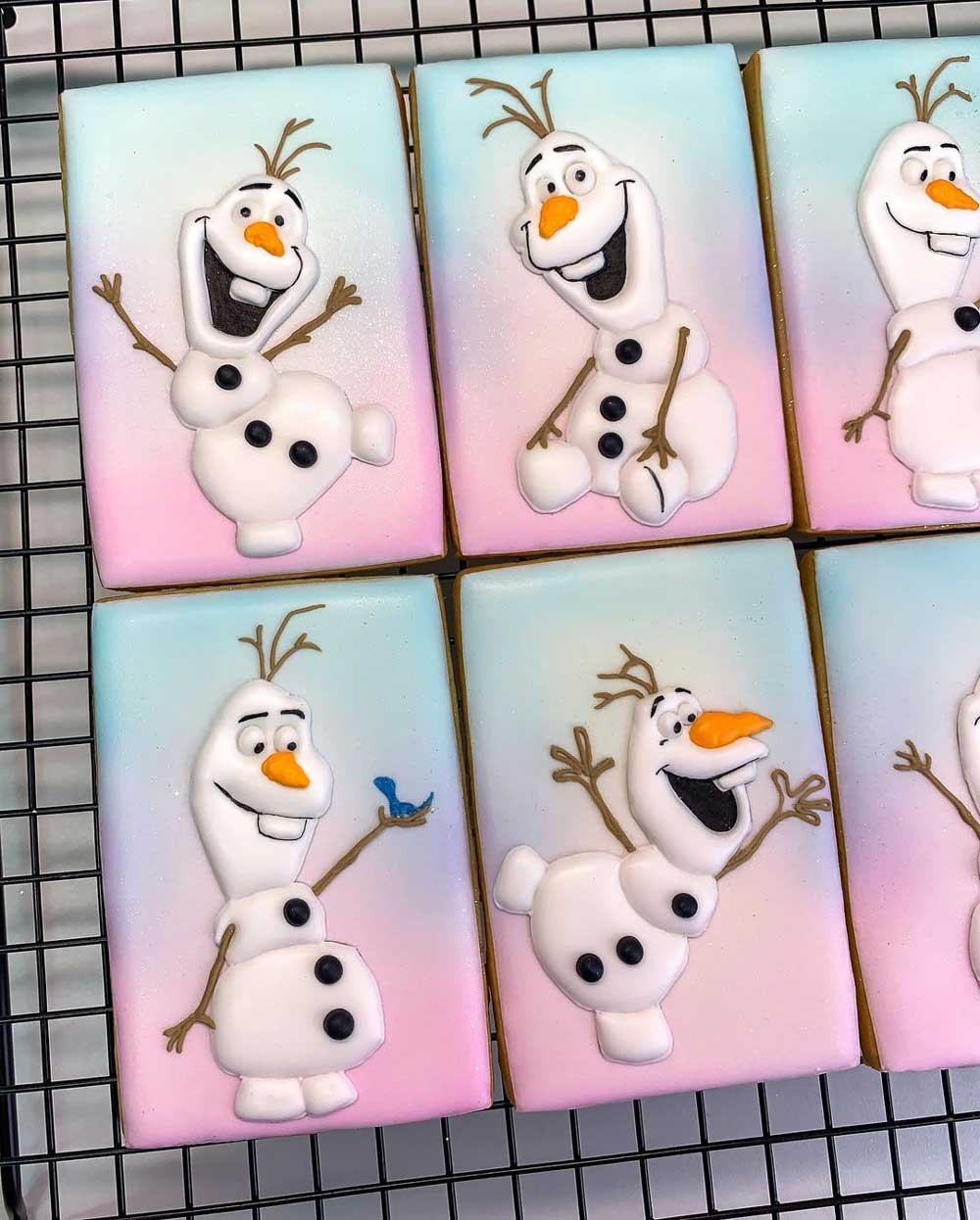 Pink & blue Olaf cookies