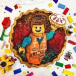 LEGO Emmet Brickowski-Pie