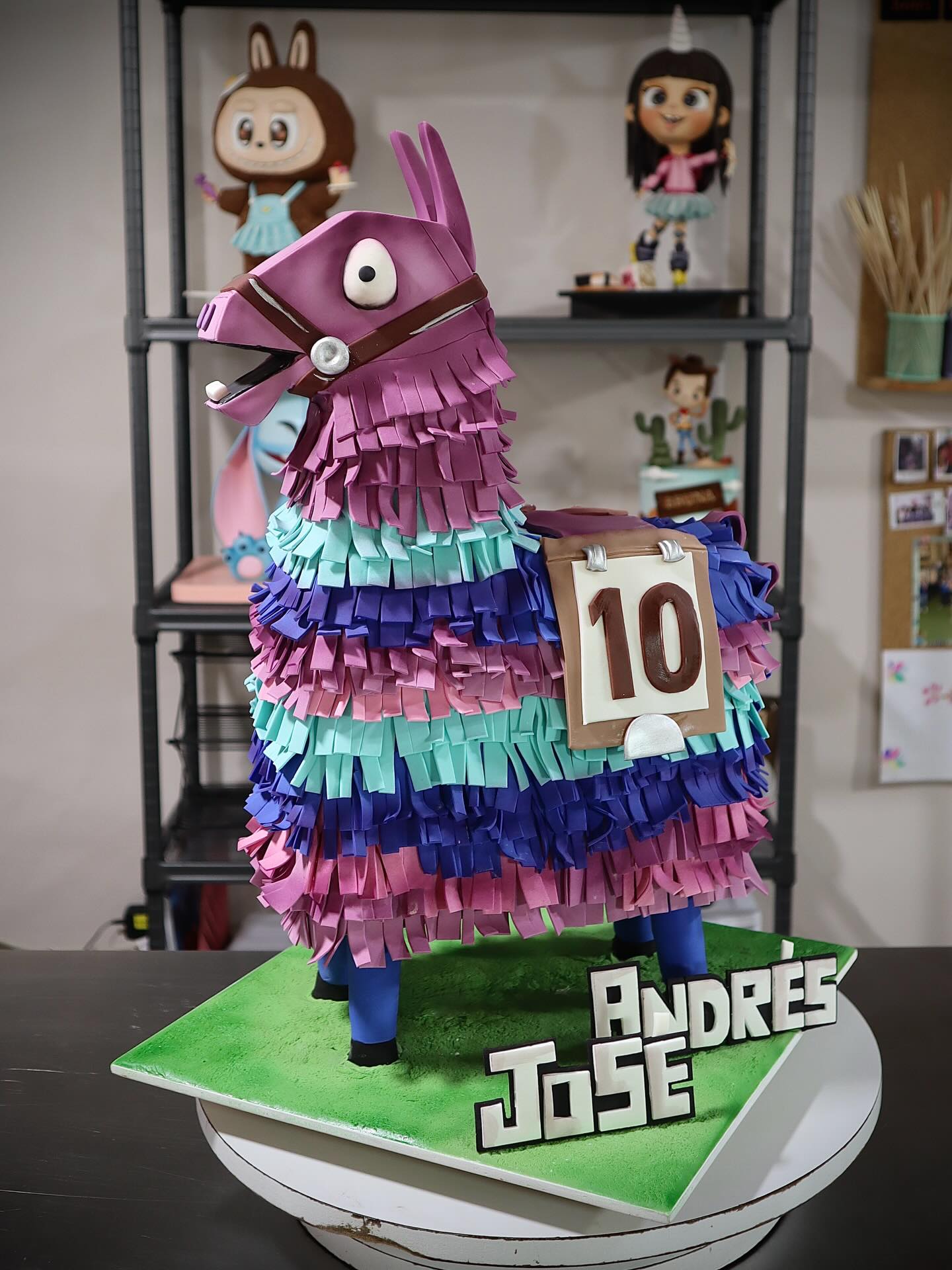 Fortnite Loot Llama Cake